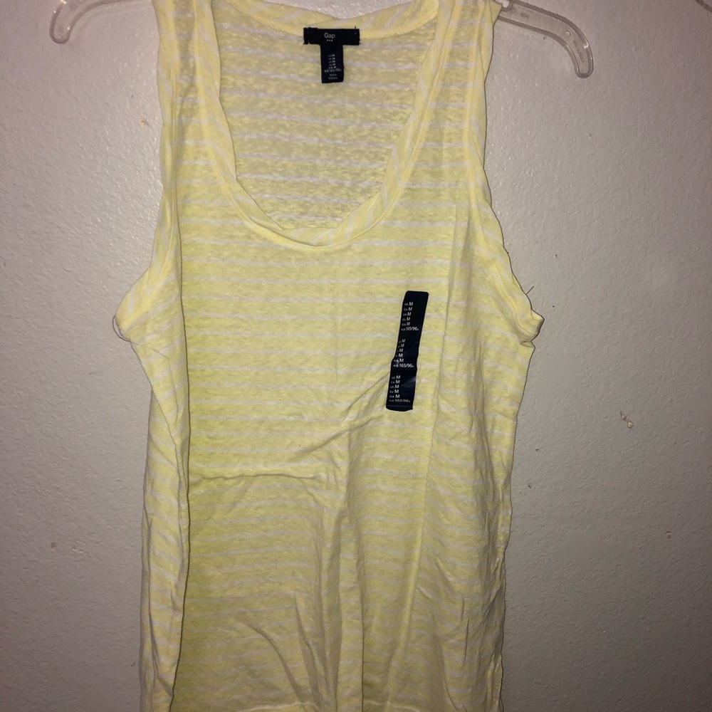 NWT Gap medium tank